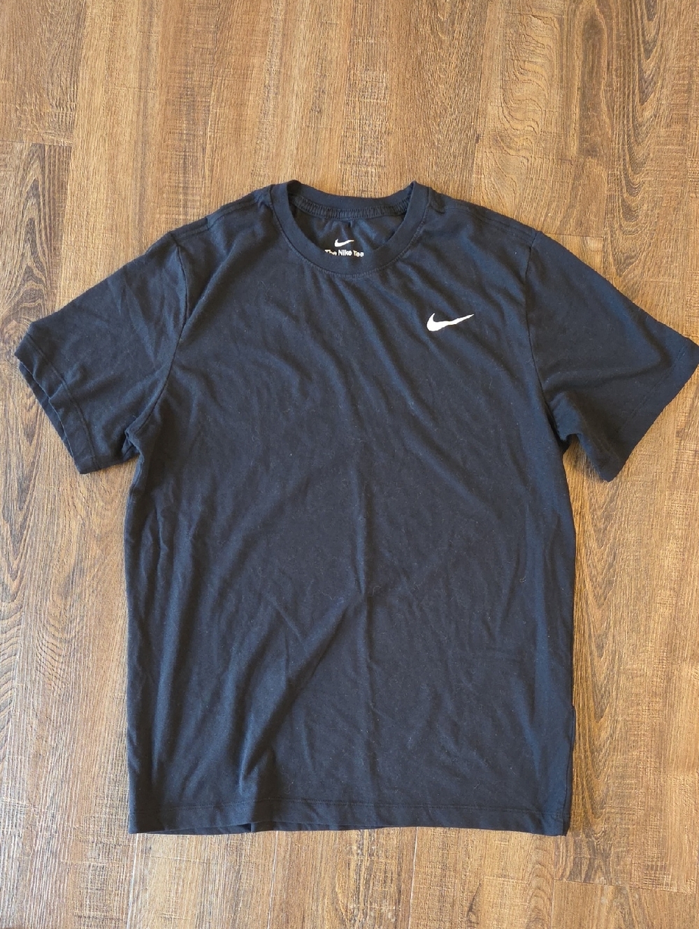 Nike Black Short Sleeve ry-Fit Tee with White Swoosh. Mens Medium. Like New